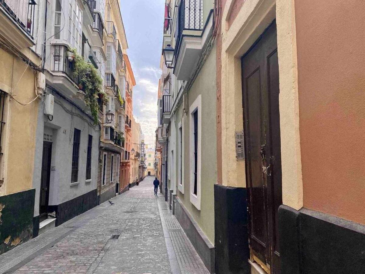 Anticuario En El Teatro Falla Cádiz Exterior foto